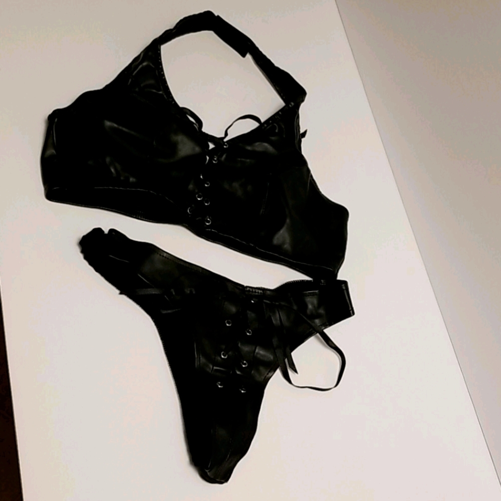 SOLD OFF SITE....  Lingerie set sz M - Picture 8 of 13